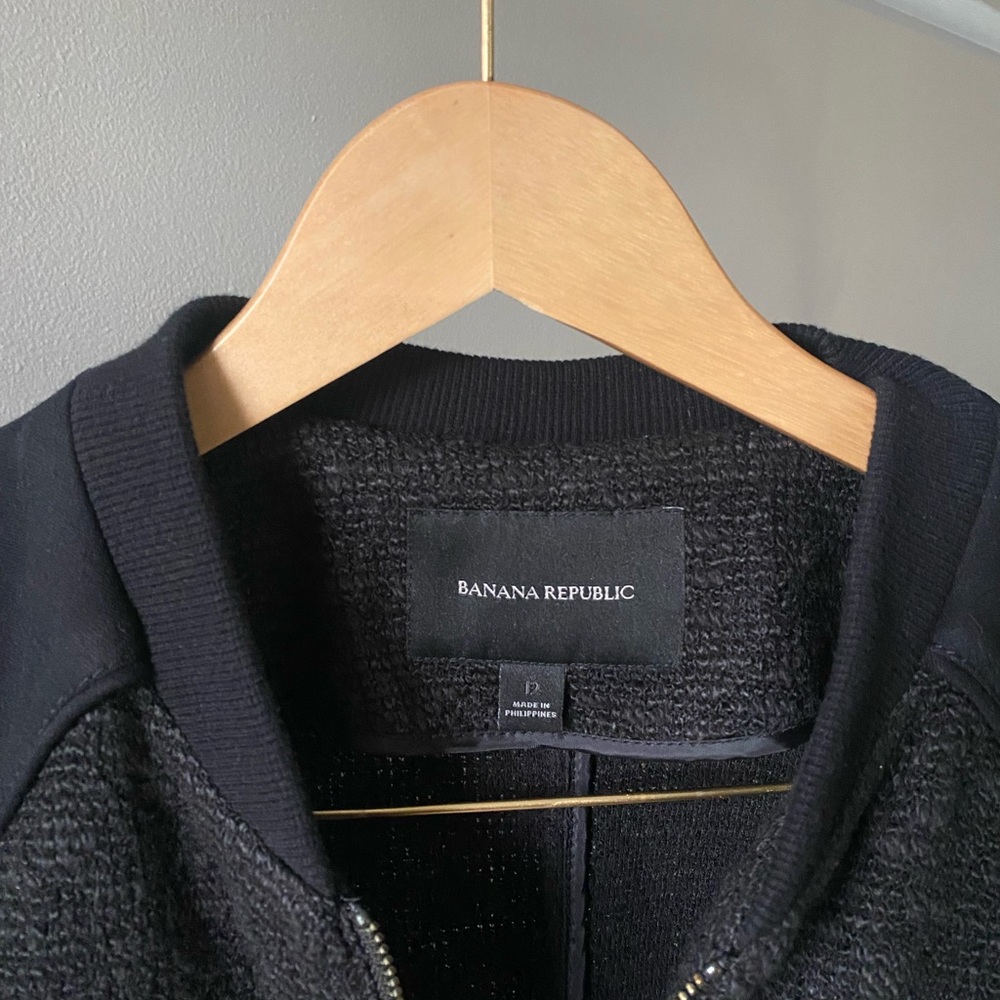BANANA REPUBLIC athleisure jacket, Boucle-knit, slash pockets, zip, black,  12 - Picture 2 of 2
